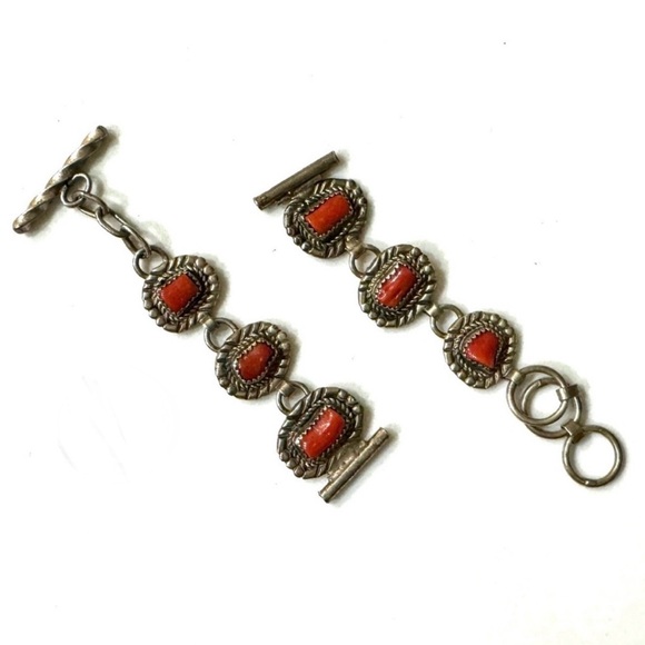 Signed - Nelson & Charlotte Eustace, Zuni. Sterling Slvr Red Coral Toggle Watch - Picture 2 of 6